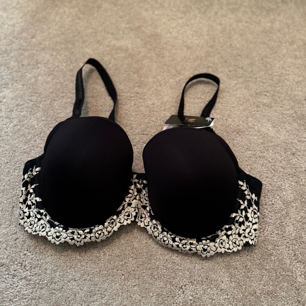 New with tags Wacoal black bra size 36D